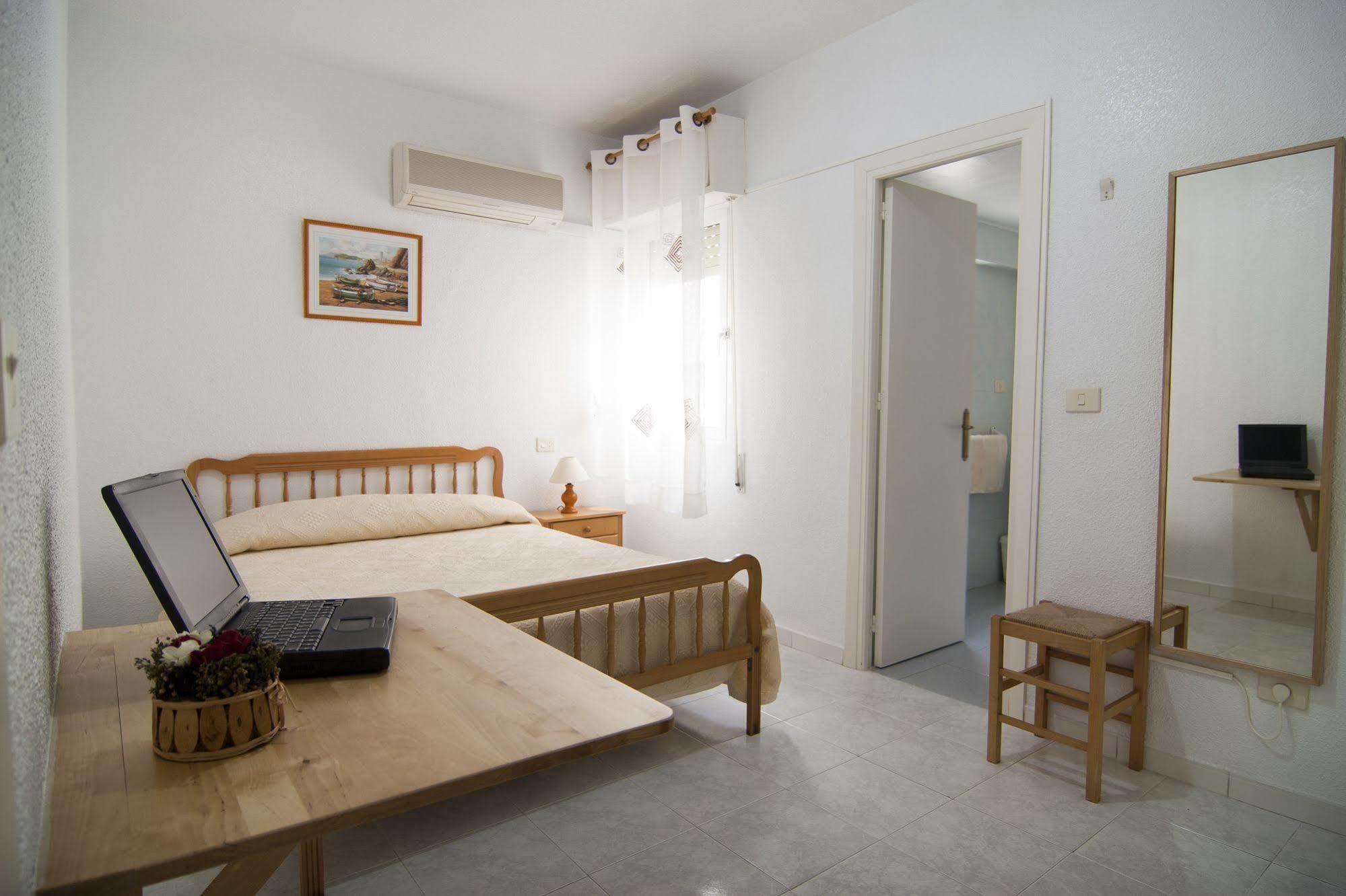 La Obrera Hotell Santiago De La Ribera Eksteriør bilde